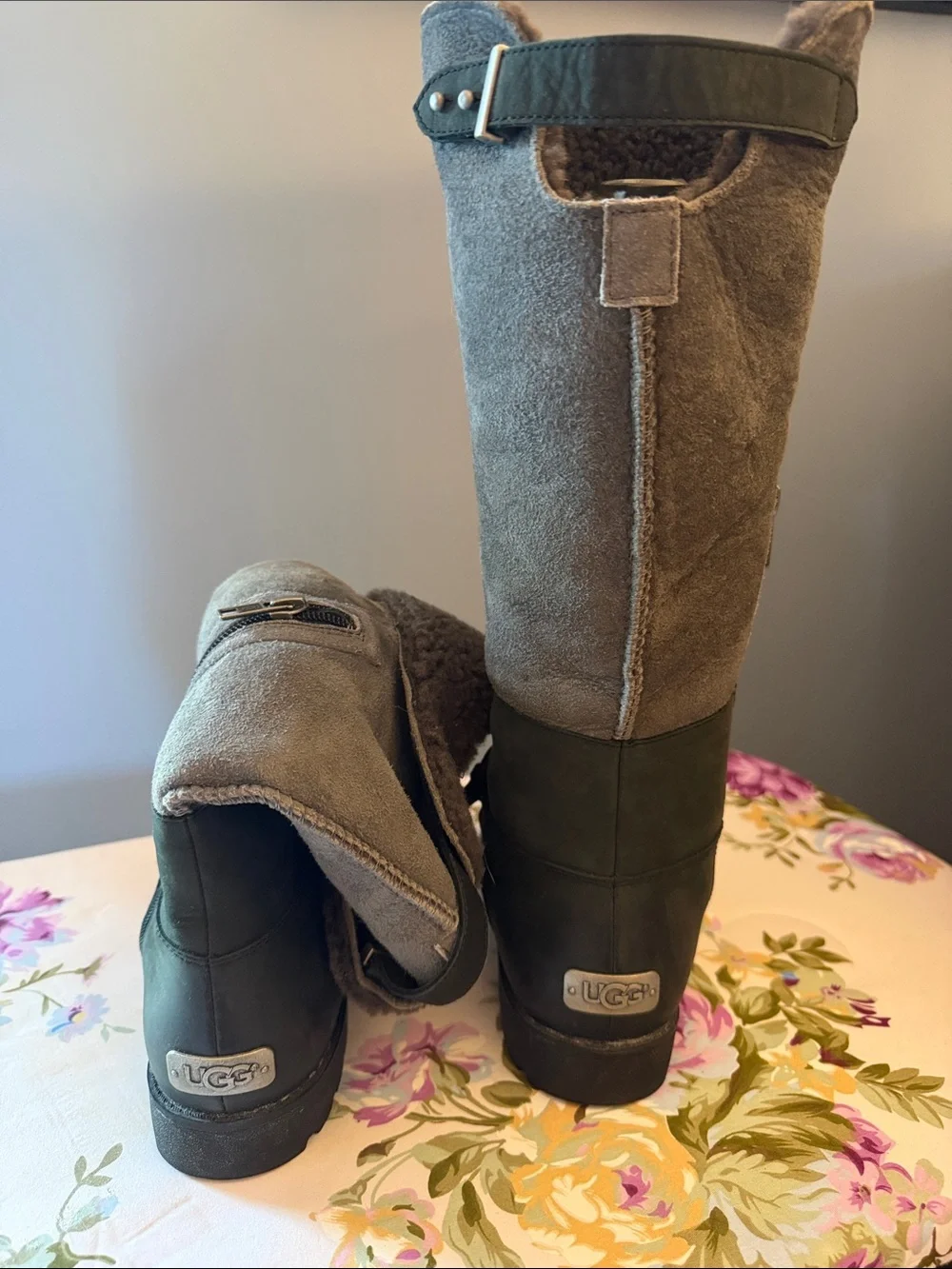 UGG Daleane Convertible Boot Size 7.5 Like New Black Leather